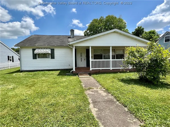 2906 Meadowbrook Dr, Point Pleasant, WV 25550