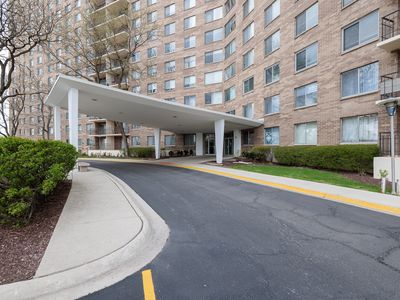 7141 N Kedzie Ave APT 1207, Chicago, IL, 60645