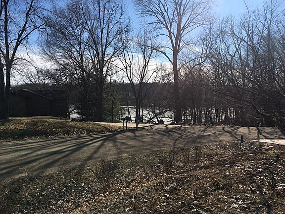 3rd image of 185 Briarwood Pl