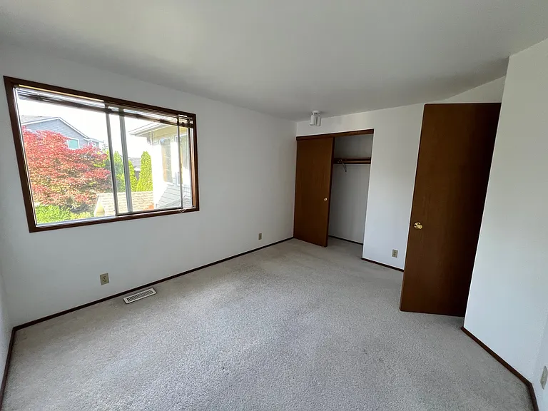 12818 133rd Pl NE — Photo 16