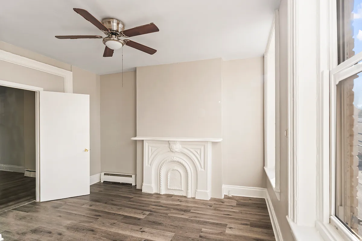 Building Photo - 606 4th St #2