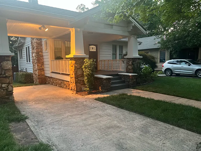 1521 Thomas Ave — Photo 1