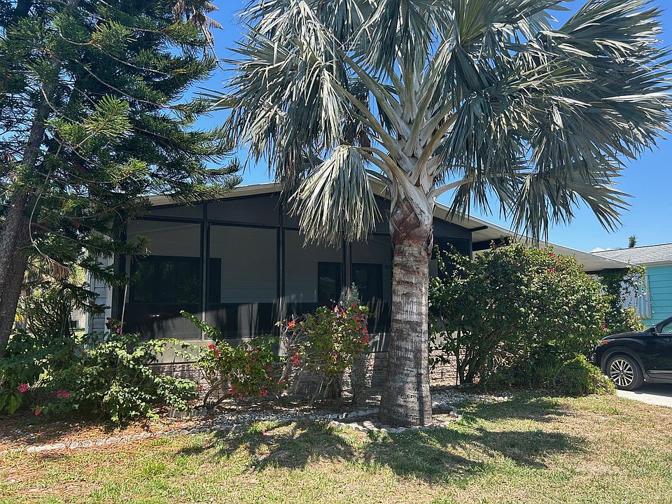 1st image of 719 Watersedge St
