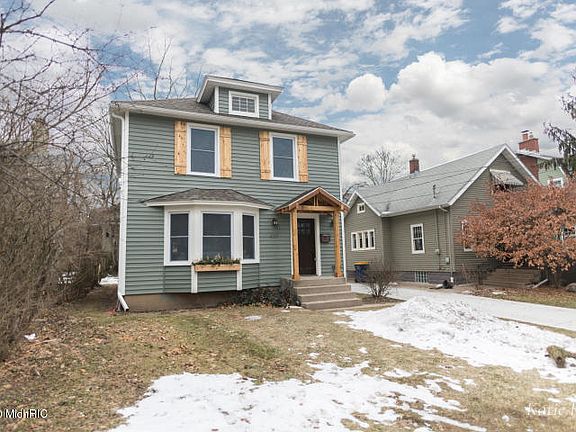 5th image of 451 Briarwood Ave SE