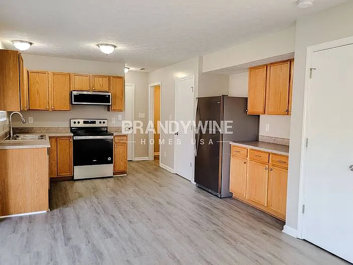 1135 Valley Forge Dr — Photo 5