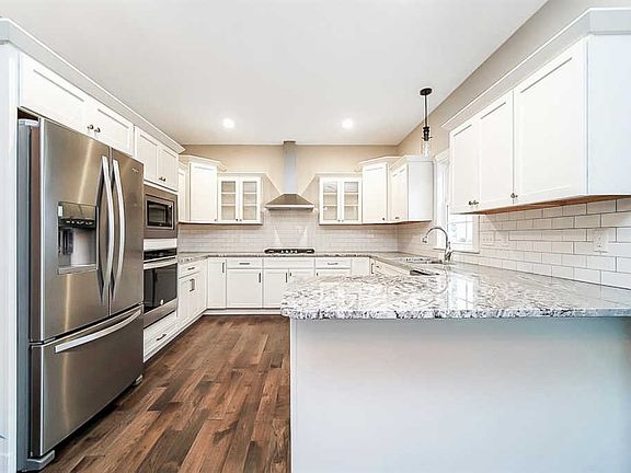 5th image of 9901 Garden Way