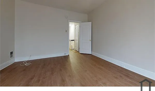 1332 N Wanamaker St — Photo 9