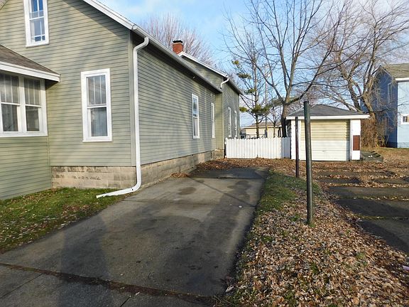 4th image of 332 3rd St