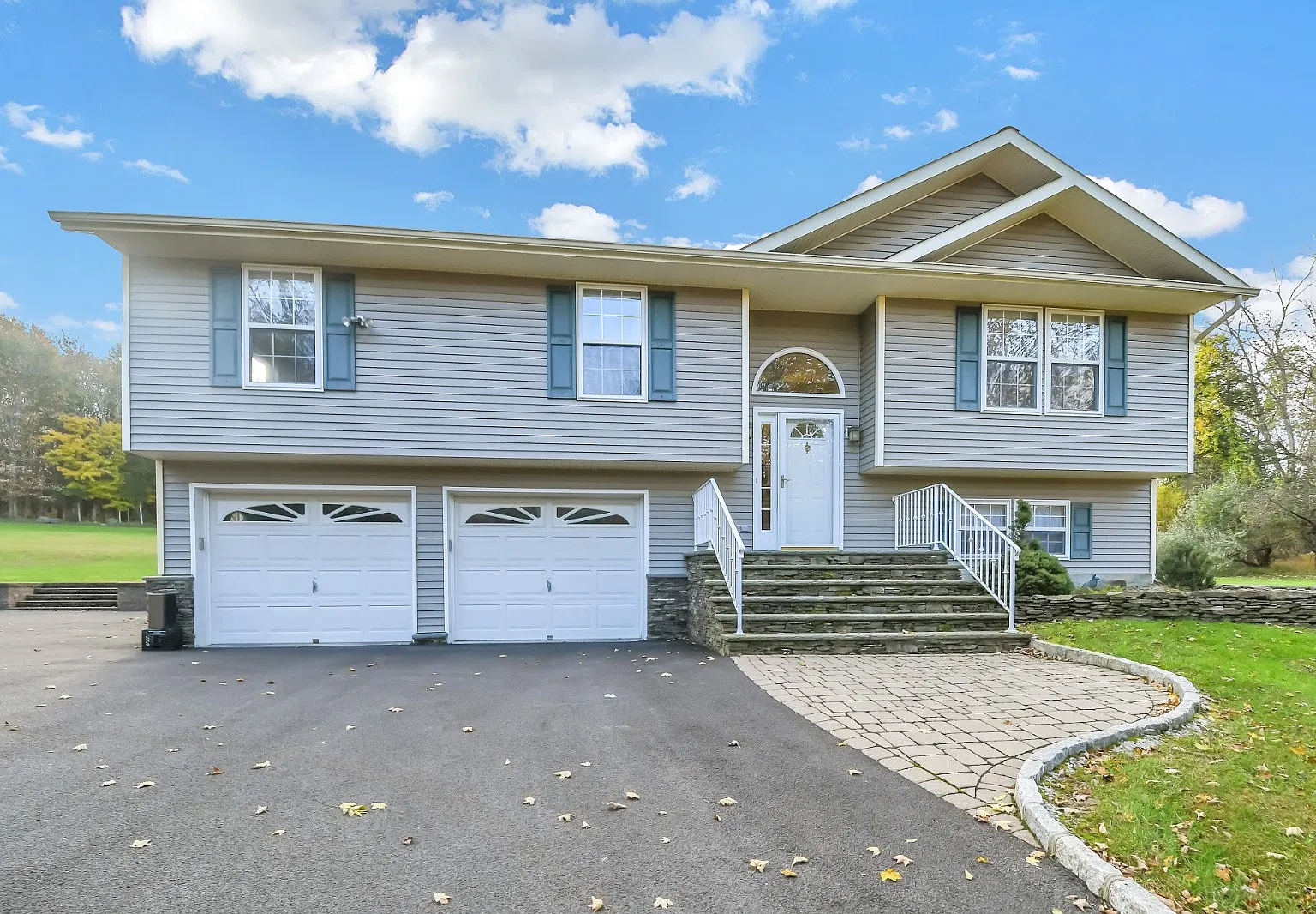 4 bed, 2052 sqft, $3,500 — Photo 4