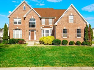 10 Beaver Dam Dr, Sicklerville, NJ 08081