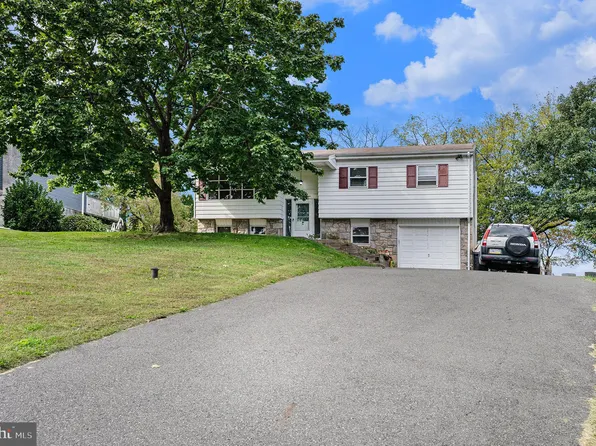 1223 N Valley Rd, Pottstown, PA 19464