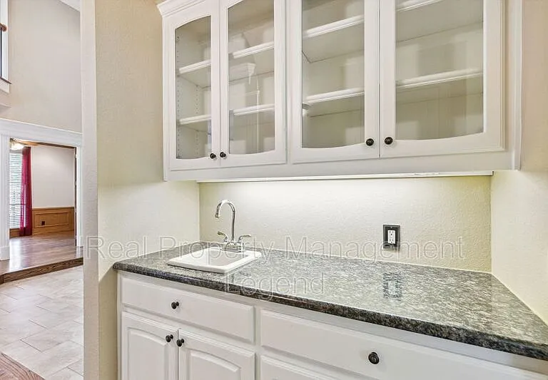 5004 Seville Ln — Photo 18
