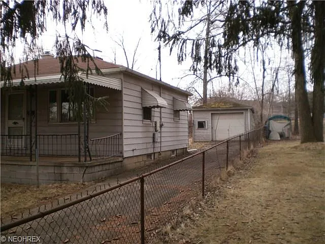 2229 Central Pkwy SE photo 1