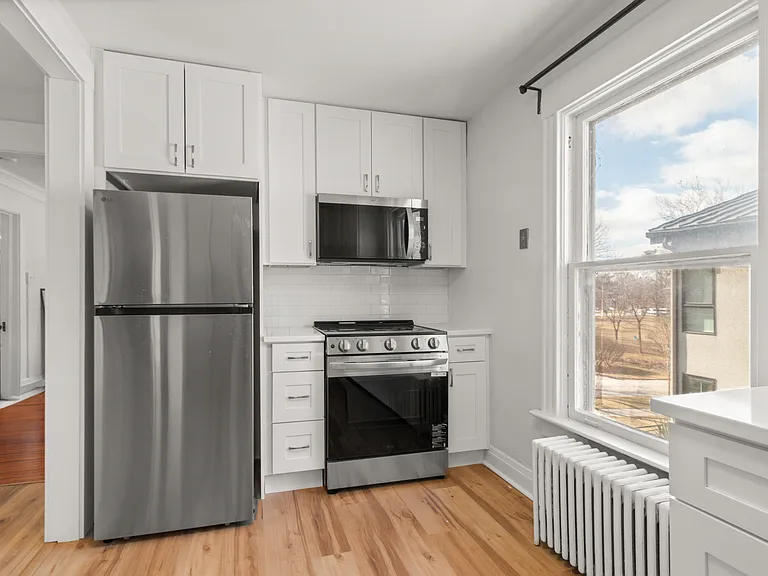 1121 Leonard Pl #2 — Photo 12
