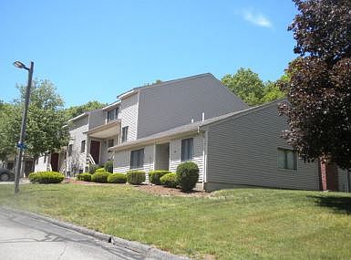 4th image of 160 Highwood Dr