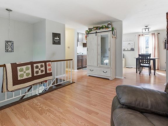 4th image of 707 W Martindale Rd