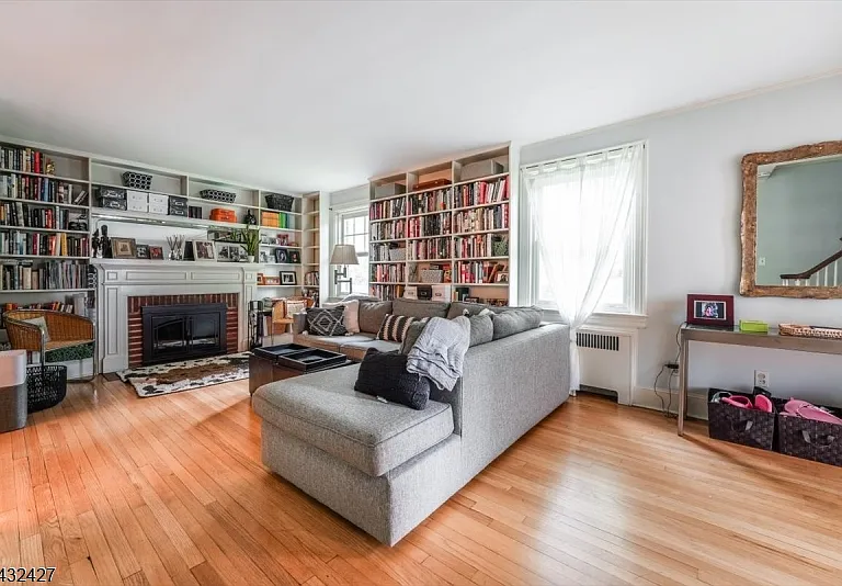 32 Whittier Ter — Photo 2