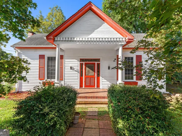 92 Benson St, Hartwell, GA 30643
