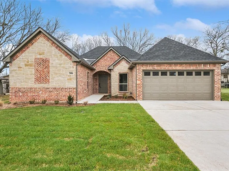 306 W McLain Dr — Photo 1