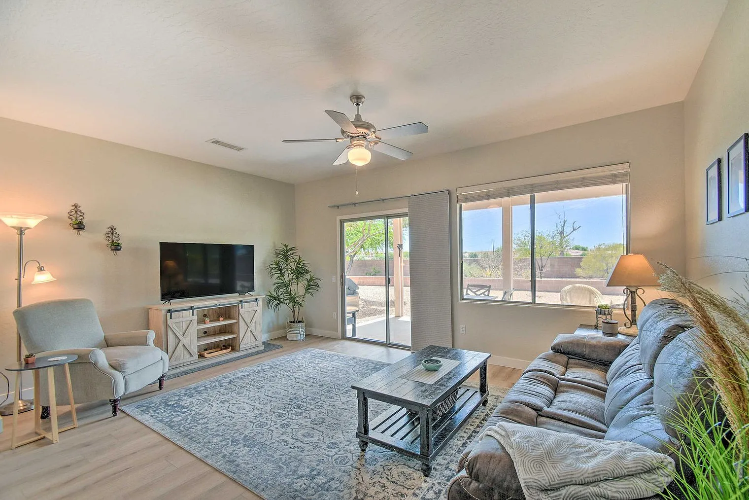 3 bed, 2.0 bath, 1399 sqft, $2,715 — Photo 1