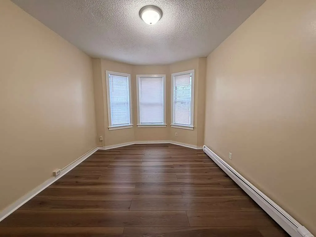Building Photo - 59 Derby Ave #2L