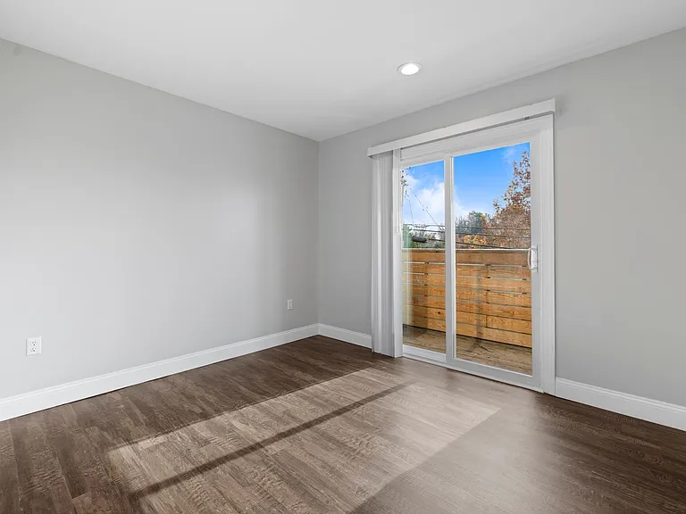 274 McCullough St #5 — Photo 6