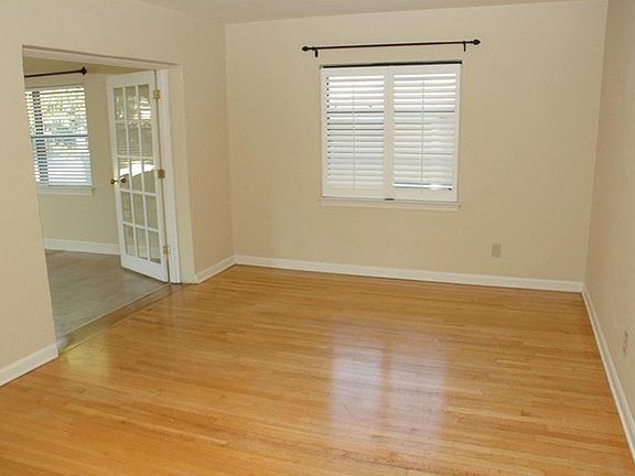 4th image of 438 E Crystal Lake St