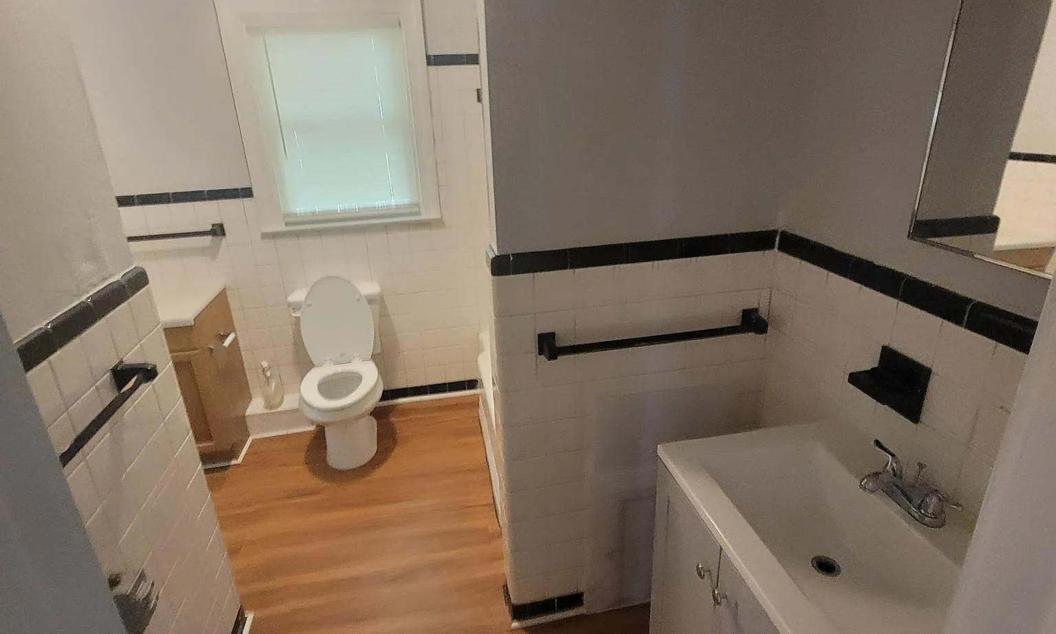 503 E Walnut St — Photo 3