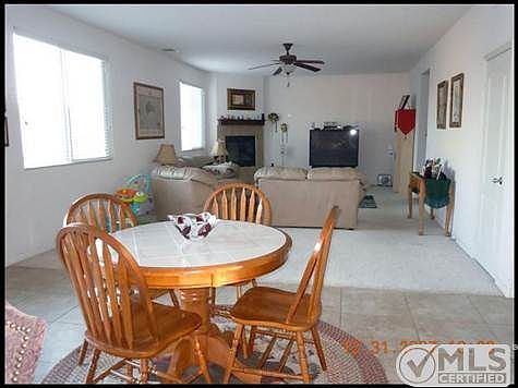 breakfast nook between the kitchen island and familyroom.