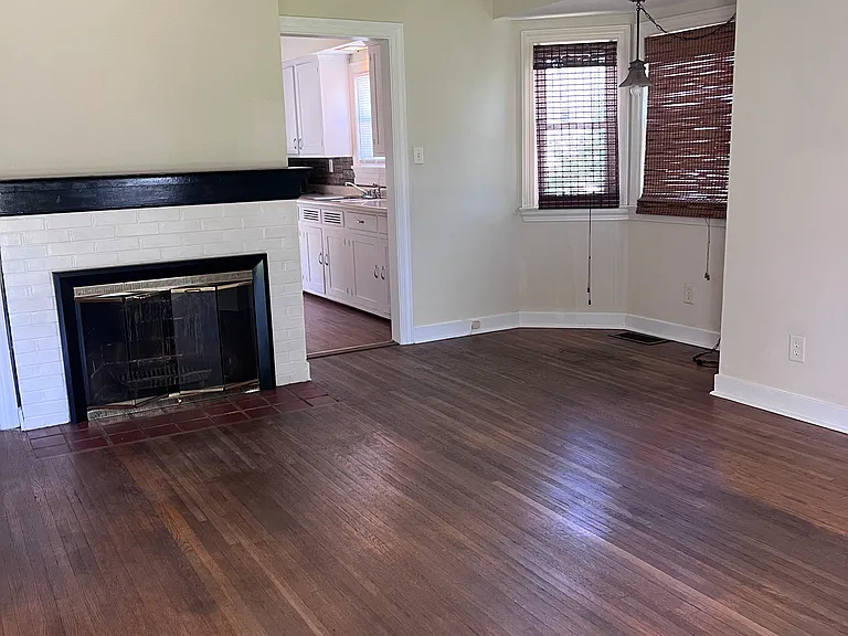 804 Stanley St — Photo 3