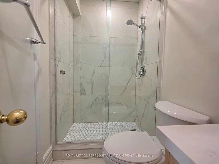 11 Beaconsfield Ave — Photo 15