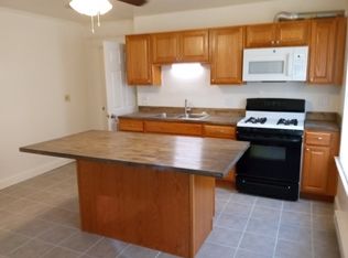 2 Tinker Ct APT 1, New London, CT 06320