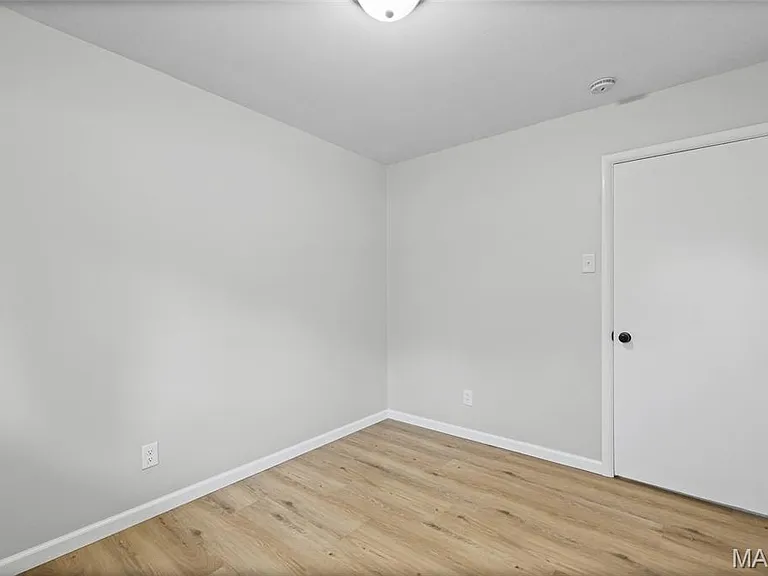 404 Spring Meadows Dr — Photo 18