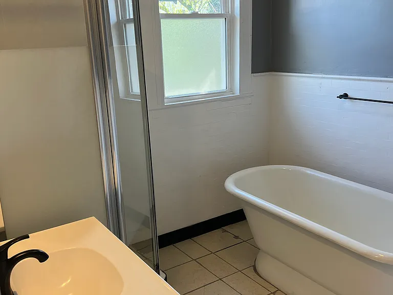 1867 Clarion Ave — Photo 10