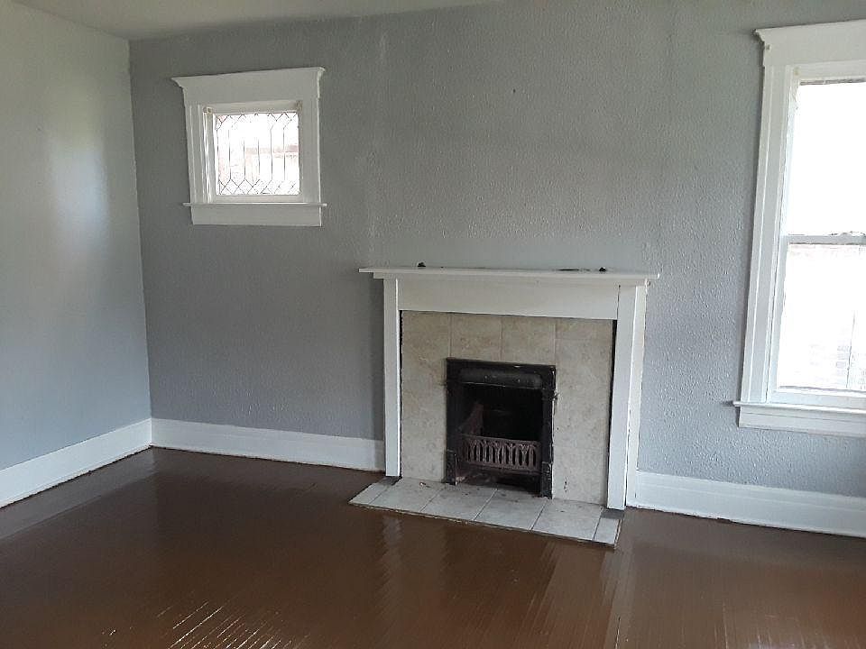 1st image of 225 Elmhurst St