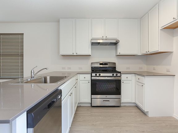 3rd image of 4539 W Martin St