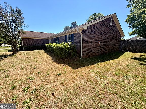 4th image of 131 Foxwood Cir