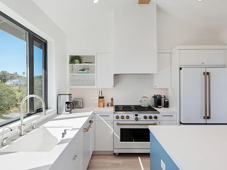 1415 La Cima Rd #B — Photo 14