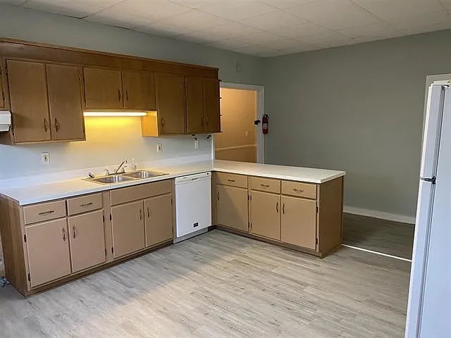 116 W High St — Photo 9