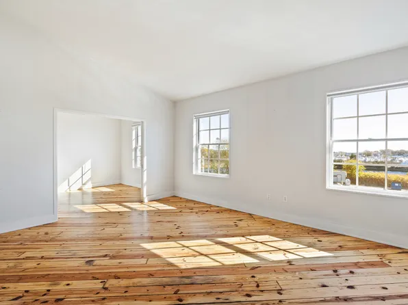 60 willow Street #303, Stonington, CT 06355