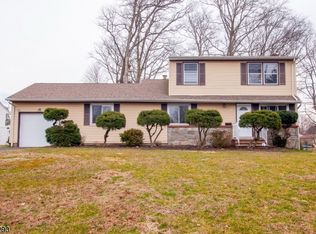 11 Taconic Rd, Livingston, NJ 07039