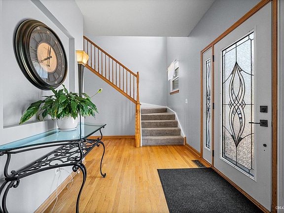 2nd image of 219 E Park Ave