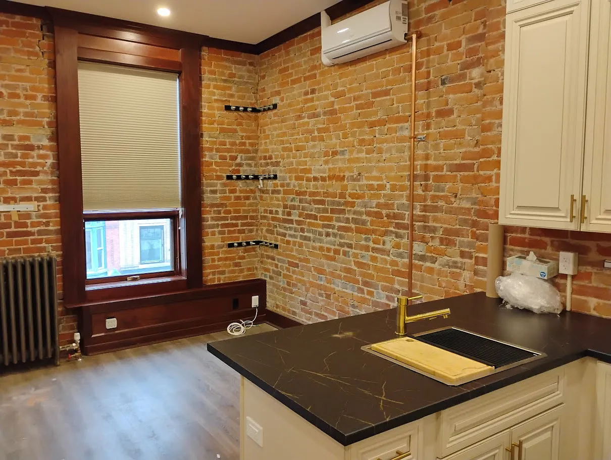 251 Front Street — Photo 2