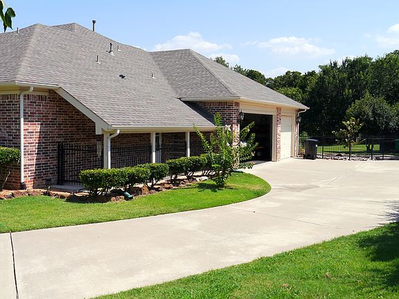 2nd image of 7405 Palomino Cir