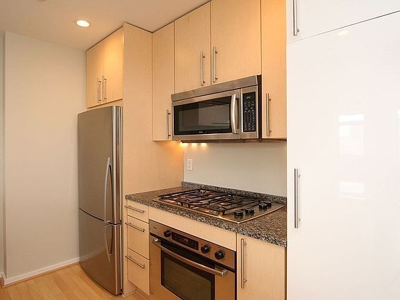 4th image of 35 Fay St Unit 609