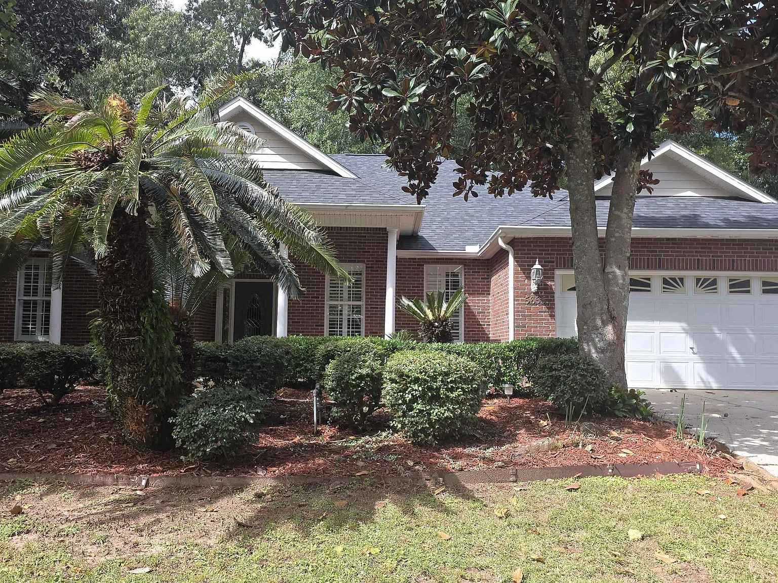 4 bed, 2.0 bath, 2317 sqft, $2,550 — Photo 3