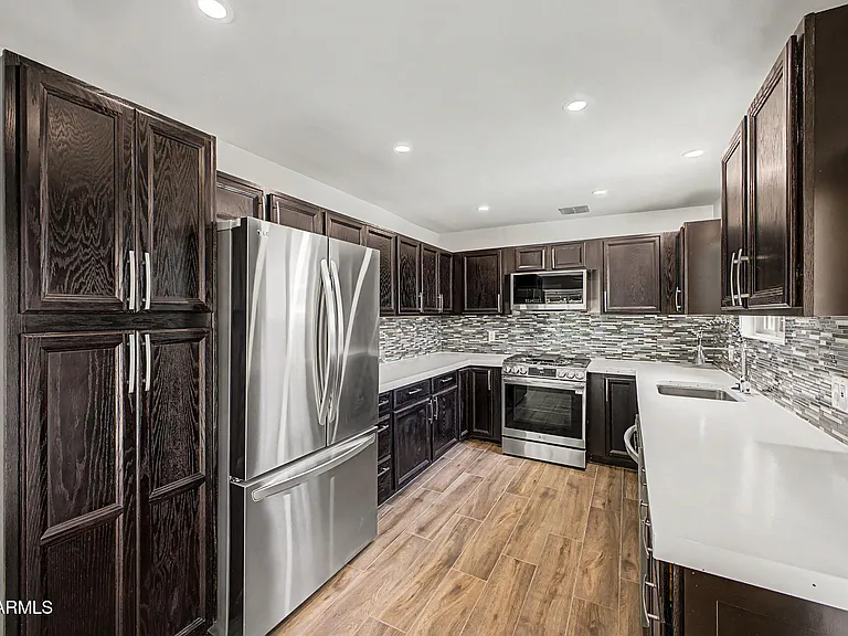 521 W Mariposa St #2 — Photo 6