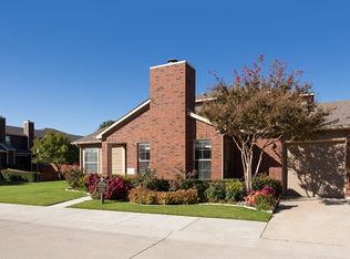 8220 Melville Ln, Fort Worth, TX 76120