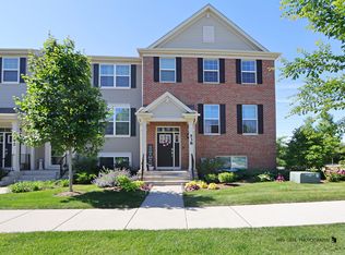 538 Cimmaron Cir, Crystal Lake, IL 60012