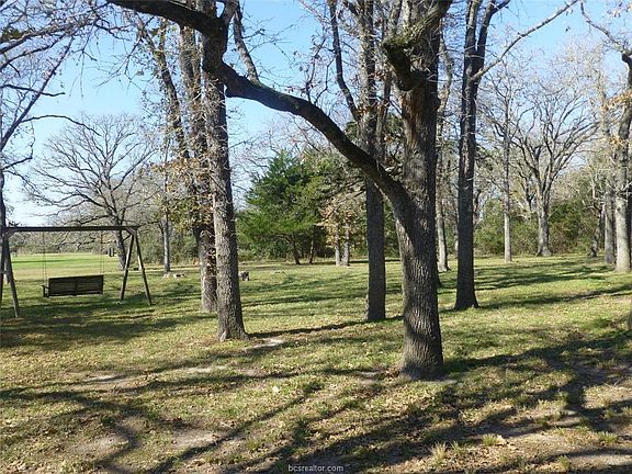 3rd image of 3009 Five Oaks Ln